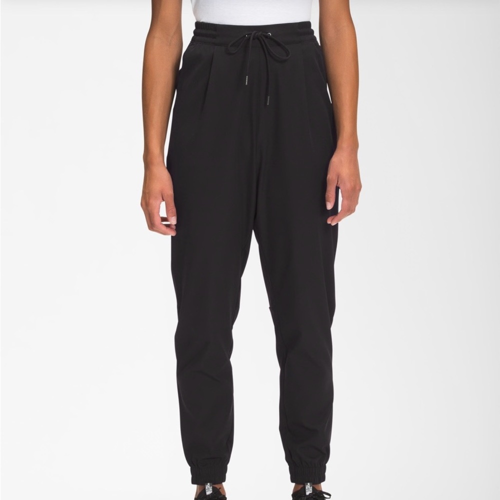 THE NORTH FACE Standard‎ Jogger Womens Black. Size small.